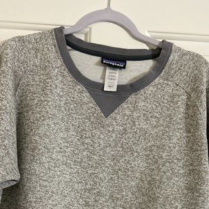 Patagonia Men's Large Gray sweatshirt